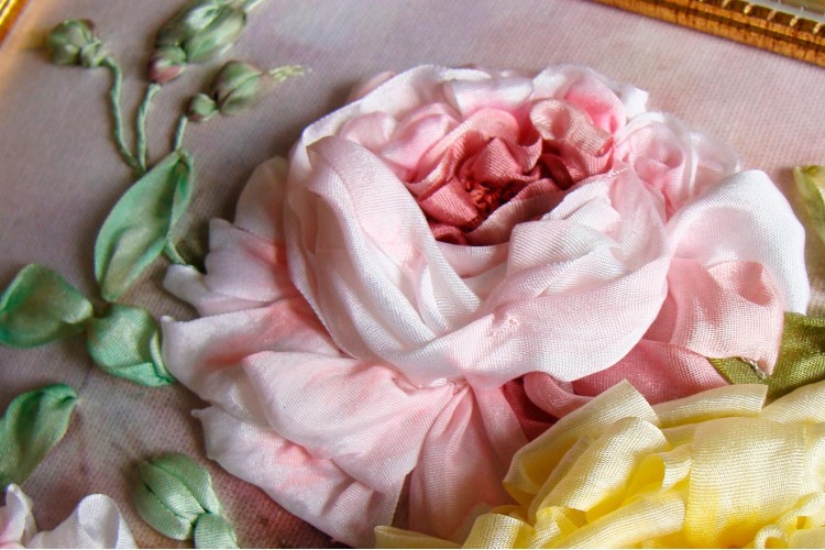 Roses in silk ribbon